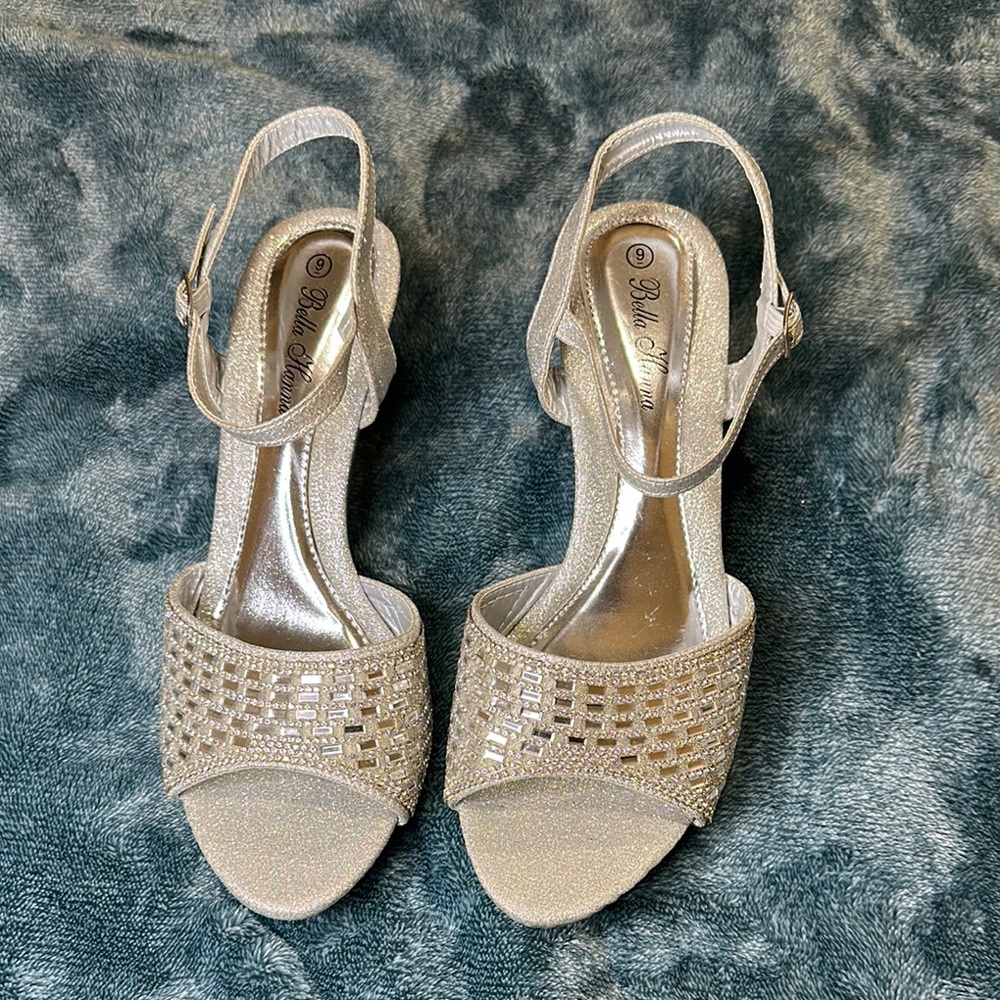 Elegant Silver Women's Sandals